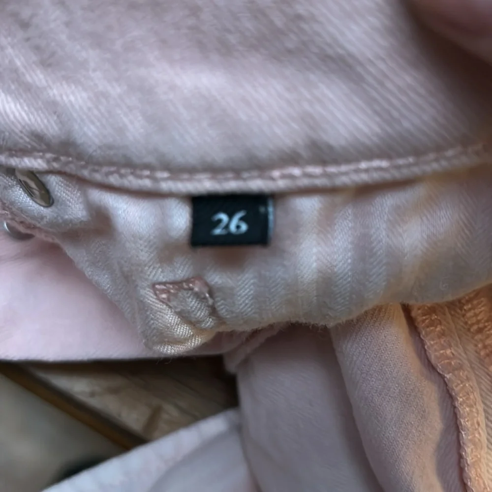 7 For All Mankind Monroe Pink Tie- DyeHigh Rise Jean Cut Off Shorts Size 26 - Picture 6 of 9